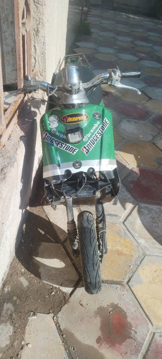 سلام عليكم شباب دراجه بزون للبيع شغاله خير من الله شراي بخدمته هذا رقمي *********** مكاني سبع قصور
