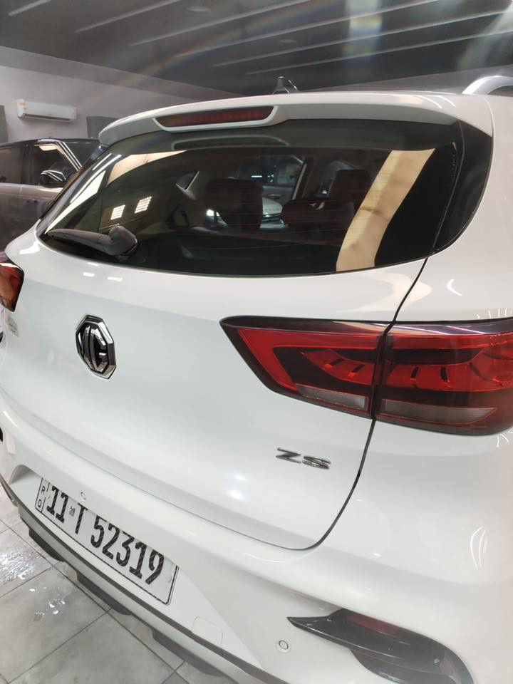 السلام عليكم Mg zs للبيع موديل ٢٠٢٢ فول ماعدى الفتحة  بصمة داخل جلد احمر رقم بغداد محرك و كير مكفولات و مكفولة من الضربة بيها هاي طخات بسيطة و صبغ الدعامية الأمامية اثر خدوش 
ب ١١٨وبيها مجال 
***********
