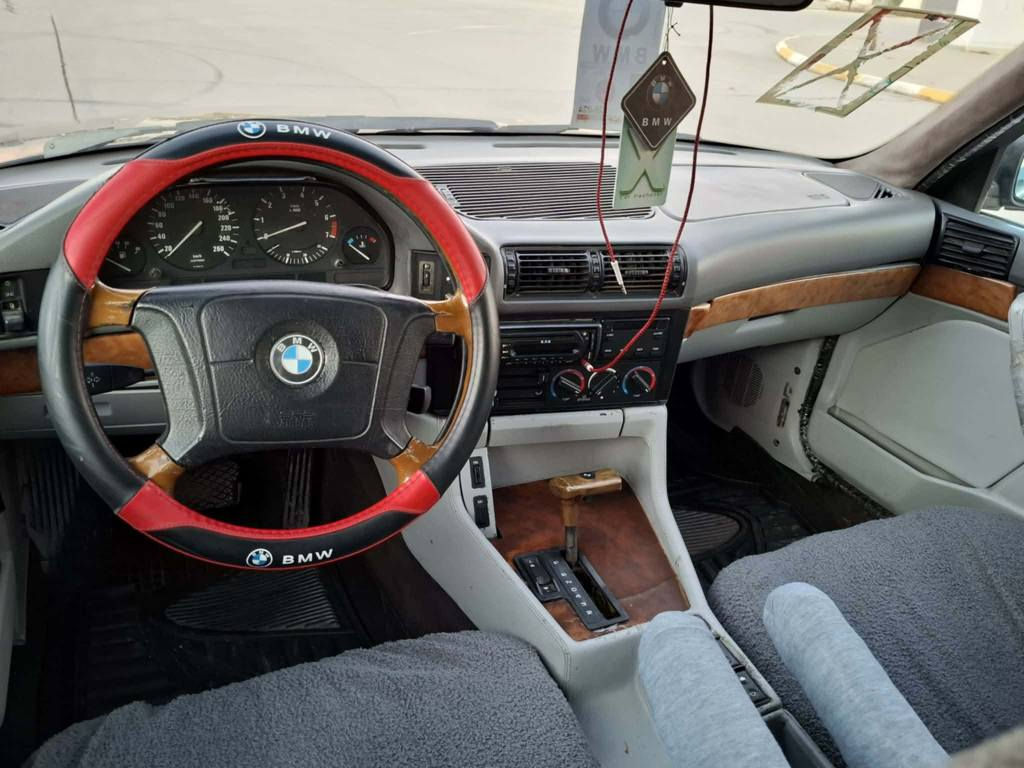 BMW /525
گێڕ ئۆتۆماتک .مەکینە کەپس .
مۆدێل 1990 کامل کراوە بە 1995 
سعر (48)گەڵاو کەمێک مجال 
***********
*********** 
گێڕو مەکینەو ئەکسل و تەقەو ڕەقەو کارەبای بەشەرت . 
کامل بۆیاخ لەسەر ساغی پێشی کەپسە . بەس چەمەلەغی دوای سایەق گۆڕاوە کەڤەری . 
مواسەفات فوول . سڵایت . چوار جام کارەبا . دەبڵ ئەرباک . تبرید 🥶. تحدیل سورعە. abs. کوشن جلد . شەش کەلە . پێش پان ................
سەنەوی بەسەرچوە بەناوی خۆمەوەیە تحویل غرامە بەشەرت .
مشتەری تیل بکە . السليمانية, العراق

