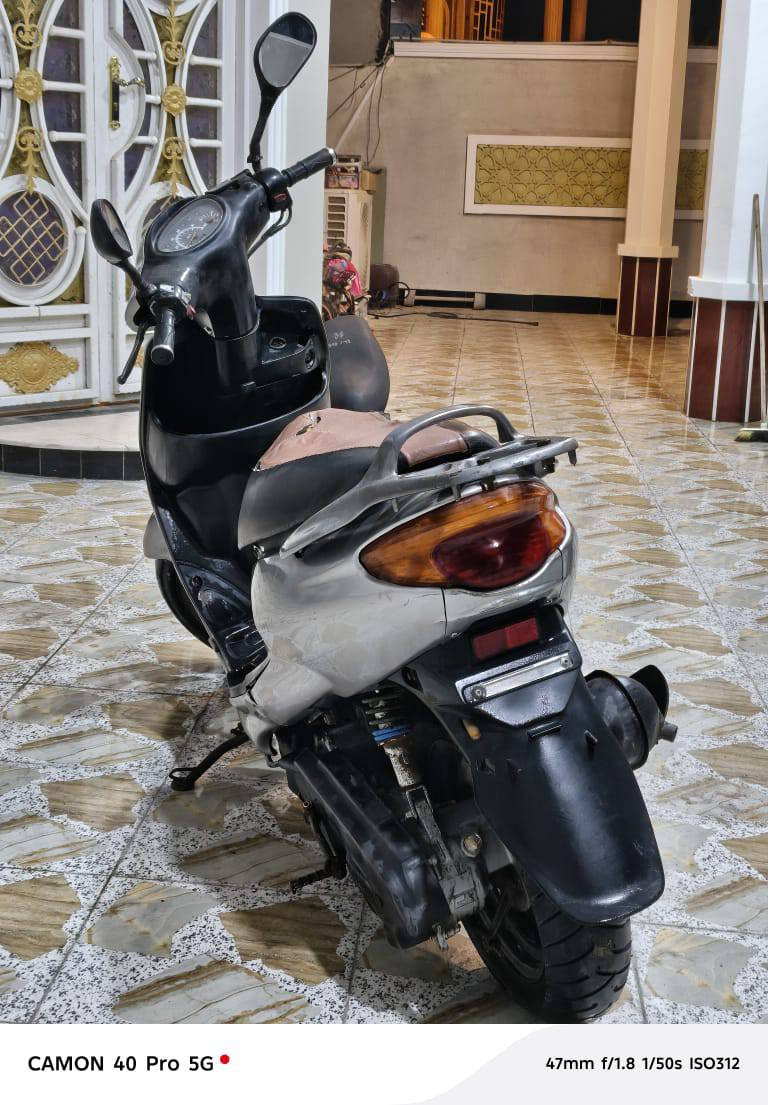 دراجه اكزز صنع يابان دراجه نضيفه كهربائيات كلها شغاله *سعر 350 و بيها مجال عنوان البصره الدير ***********
