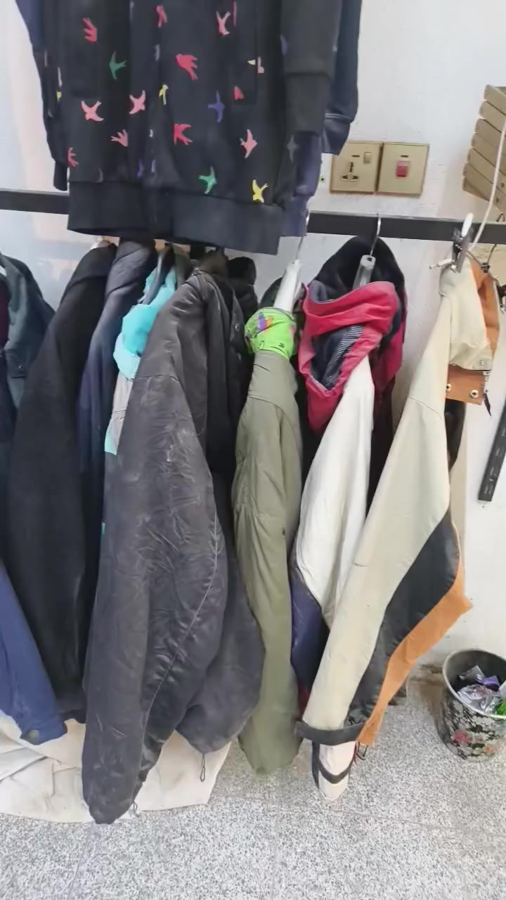 تصفية محل ملابس باله بيع شلعه وحده
السعر مناسب كلش


**إذا كنت صاحب هذا الإعلان وتريد حذفه لأي سبب، رجاءا أرسل رسالة إلى الدعم الفني**