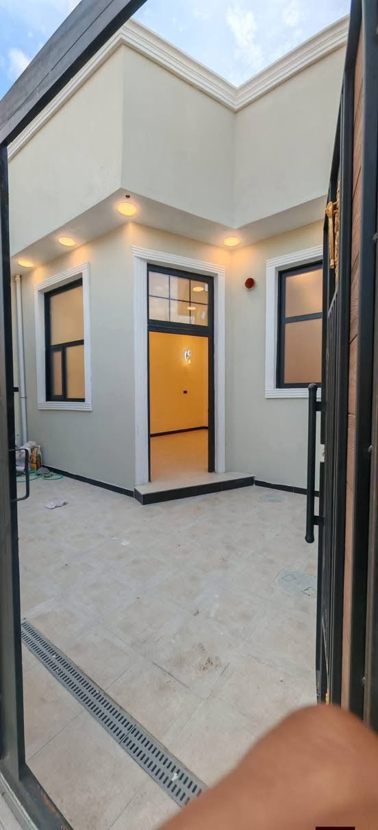 📢 للبيع المستعجل بيت في الجبيلة
تحية طيبة،***********
يوجد لدينا بيت للبيع بمساحة 160 متر في الجبيلة 
🔹 المواصفات:
2 غرف نوم
صالة
مطبخ
صحيات
استقبال
كراج

💰 السعر: 80 مليون دينار قابل للتفاوض
📞 للاستفسار: ***********
