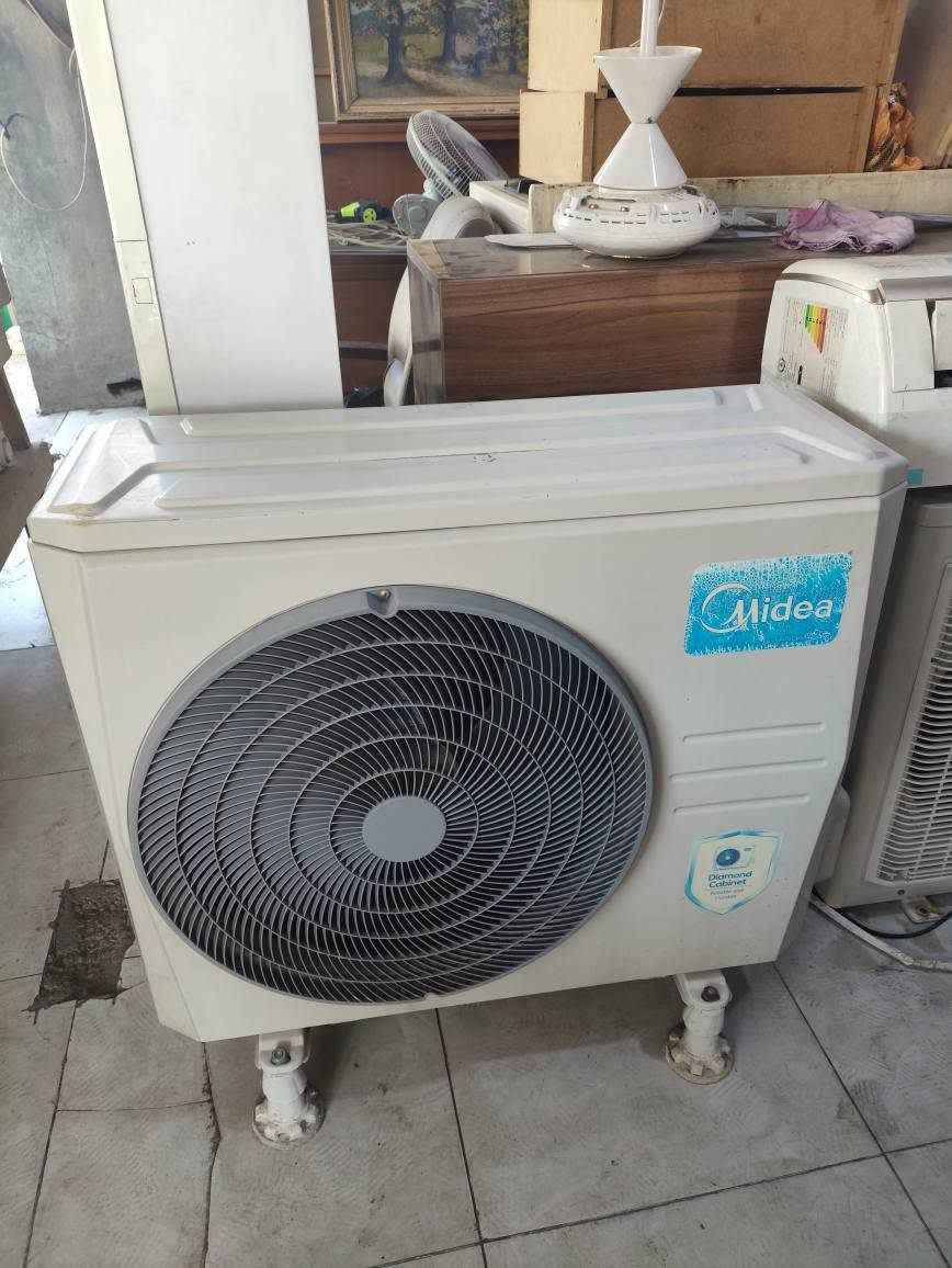 ❄️🔥 للبيع سبلت كنتوري ماركة Midea (ميديا) 🔥❄️

✅ الحجم: 2 طن وربع
✨ نظيف جدًا (أخو الجديد)
⚙️ شغال 100% وجاهز للتركيب

📦 كامل الملحقات:
🔹 البواري
🔹 الريموت
🔹 محصور الغاز
🔹 القاعدة

💰 السعر: 750,000 دينار (بي مجال بسيط)

♦ملاحضه توجد سبالت اخرئ 

📍 الموقع: بغداد – حي الجامعة، نهاية شارع المصرف، قرب الجمعية.

📞 للاستفسار: ***********
