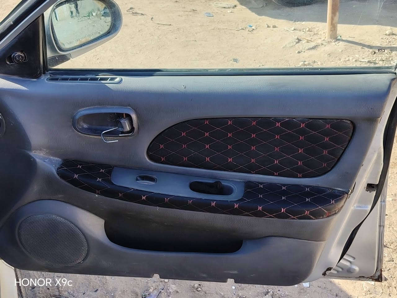 سلام عليكم سيارة سوناتا موديل 2000 سيارة حلوة مكفولة من الضربة او الصبغ سيارة محورة محرك او كير كورلة الكير قبل 3 ايام شديتة جديد  كهربائيات شغالة حدادية 60 بل 100 تايراتهة جدد رقم كربلاء تحويل السعر ب 30 او بيها مجال ***********
