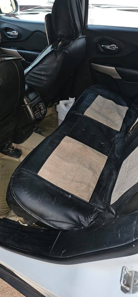 السلام عليكم 
جيب بزون للبيع 2017 
ابيض رقم ذي قار مكينه اربعه 
امريكي جاملغ وبنيد تحويل ثاني يوم
مكان السيارة الغراف 
***********
 السعر.......... 110$
