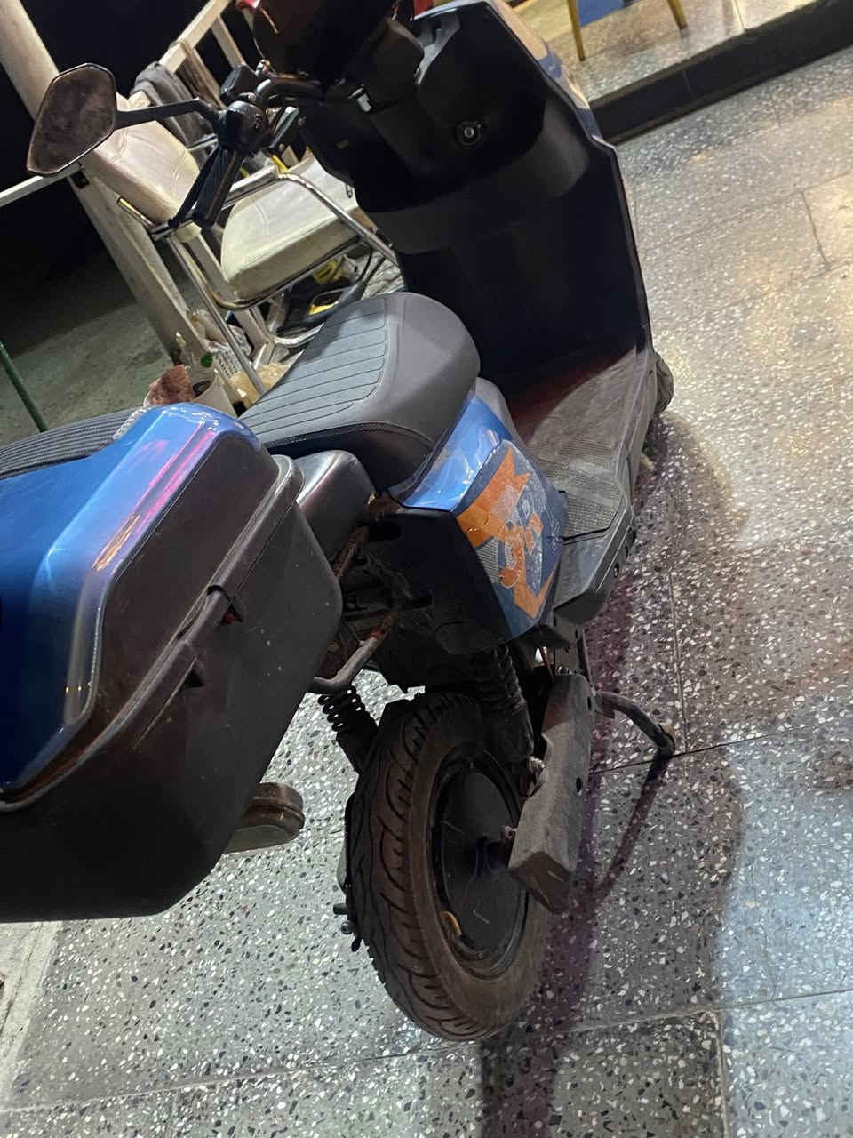 سلام عليكم دراجه شحن GR.                 5بطاريات سعر 500 قفل رقم ***********
