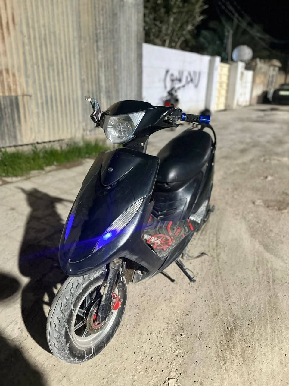 السلام عليكم ماكس عادله للبيع كفاله عامه محرك ما مفتوحه مخمتمه خارج وداخل دراجه مال رمبه الدراجه نصبه وشلعه ومعدل فول بوشه ٤٩ للبيع او مراوس بسكنس جبلي السعر٨٢٥
مكاني ديالى بعقوبه الحديد 
***********
