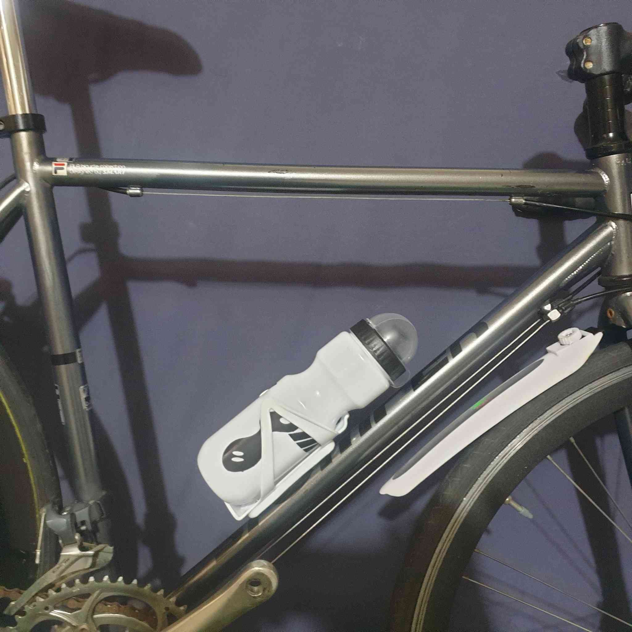 بايك رياضي سباق موديل 700C 
حجم 28
باله كسر حاويه 
غير مستخدم بالعراق 
الحاله جاهز ونظيف
فريم عالي (510mm)
الكيوره (8x2) الكير باليده شيمانو اصليات 
السعر 130الف
 ويوجد توصيل
للاستفسار الاتصال ***********
