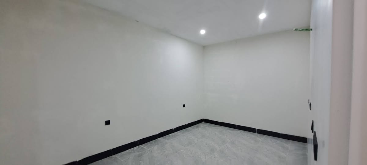 خانوی فرۆشتن هه ولیر8هشتی حەسارۆك یەك قاتوبیتونە روکن  رووبەر119م تابۆ نرخ گونجاوە خانوكه سفر ***********واتساپ     دارللبیع اربیل 8حەصاروك مساحه119م/رکن/واحدطابق غرف نوم1صحیات هول مطبخ سعرمناسب *********** أربيل, العراق
