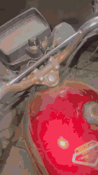 سلام عليكم اخوان دراجة سونگ2020 (5)گير بس محدث 22 دراجة نضيفه اوراق جاهزه اصوليه مكاني بغداد جسر ديالئ الجديد 
للاستفسار ***********السعر (450)وبيها مجال
