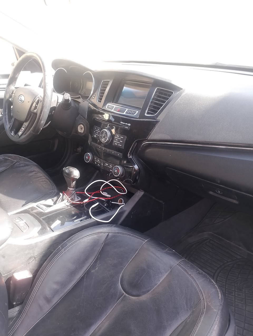 البيع ادوات كيا غاز بلاد محرك 6سلندركصه جنطه متومه كامله انكليزي رقم وسنوية جاهز مديل 12 مكان سياره بصره سعرها 50 بيه مجال *********** مراوس عادي
