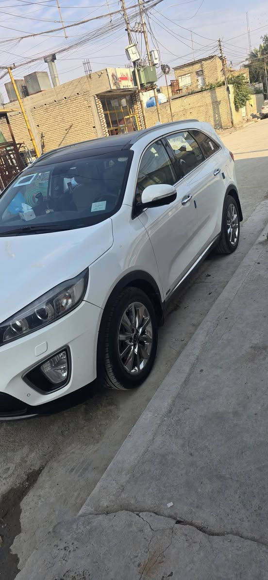 سلام عليكم
كيا سورنتو موديل 2015 شكل 2017
السياره كويتي فول مواصفات الاخير 
رقم انكليزي الجديد 
المواصفات
--------------
- محرك 6 سليندر..... 7 راكب
كير 8نمر
- بصمة تشغيل  + بصمة ابواب
- تبريد 3 قطع
شاشه كبيره
جنطه كهرباء
- اشارة مرأة جانبية + مري شفط
- نظام ترحيب
- حساسات امامية وخلفية
- كامرة خلفية دوارة
- كراسي امامية كهرباء 
-  الكراسي جلد
- ثلاث انظمة قيادة( comfortable) + (Eco) + ( sport)
- ويل كب كروم بلادي 19
تخم تاير 
سياره جديده مانقصها برغي 
باقي المواصفات معروفة
سونار مرفق مع الصور 
تحويل ثاني يوم 
للاتصال ***********
