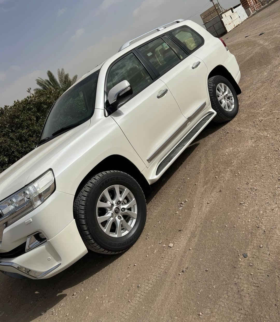 لاندكروزر2016 – بريم  أصلي
الوارد: بريم ام DVD
الحالة: مكفولة
كفاله  السيارة عدا دعاميه
السلامة: 8 إيرباك
الدفع: دبل
الكراسي: كهرباء
الكاميرات: 5 كاميرات
السقف: سلايد روف
المحرك: 8 سلندر
السعة: 4.6
الإطارات: جديدة
التخم: جديد
السياره كفاله من كلشي ماعدا دعاميه
المسافة المقطوعة: 198 ألف كم حقيقي
الملاحظة: السيارة بالحقيقة أنظف وأجمل من الصور
الرقم: بغداد الإنكليزي باسمي 
التحويل: مباشر
السعر .475 قابل لتفاوض
موقع السيارة:بغداد  رقم بغداد
للاستفسار:***********
