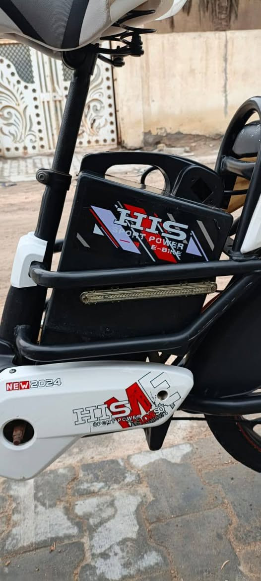 دراجة شحن للبيع السعر 250/ العنوان/ البصرة المعقل/ الرقم ***********
