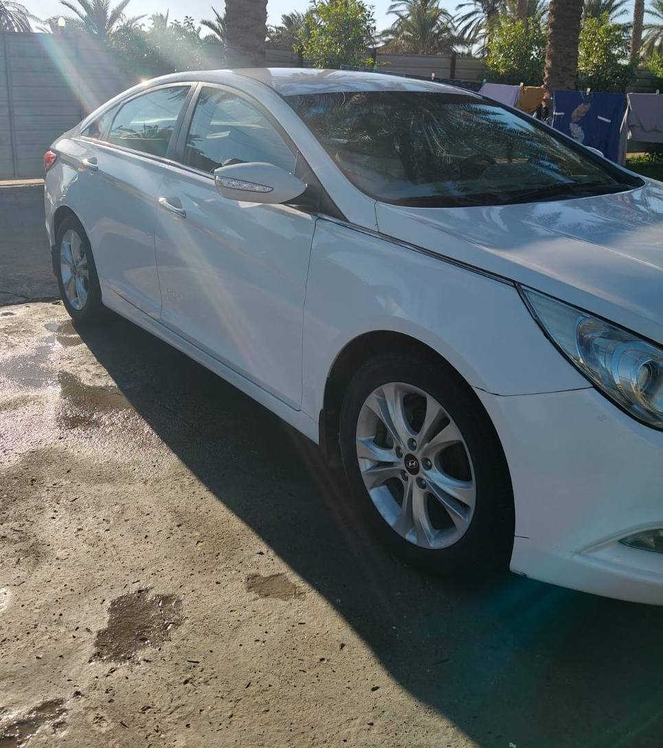 السلام عليكم 
سوناتا للبيع موديل 2012 وارد خليجي رقم بغداد مكينه 2400 دوش يعني انسه لدوانز 
_________
مواصفات 
تحكمات ستيرن 
مري شفط + اشاير بالمري
شاشه جبيره 
داخلها بيجي
_________
*السياره بيها قطعتين صبغ 
سياره جاهزه ماناقصها اي شي 
مكانها بغداد العامريه 
#سعرها_120 وكلشي اكو بالسوك. 
*متواجد خاص


**إذا كنت صاحب هذا الإعلان وتريد حذفه لأي سبب، رجاءا أرسل رسالة إلى الدعم الفني**