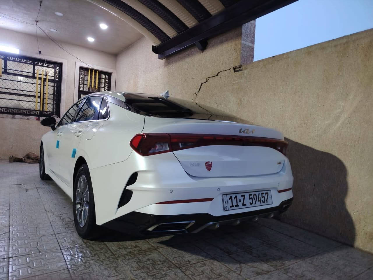 السلام عليكم سياره كي فايف للبيع موديل 2023 مكفولا كفالا عامه السياره جديده بمعنه الكلمه السياره  هايبرد بانزين مكان سيارة ابو غريب نصر وسلام رقم الهاتف ***********.   *********** السعر 230 وبيه مجال لطيبين
