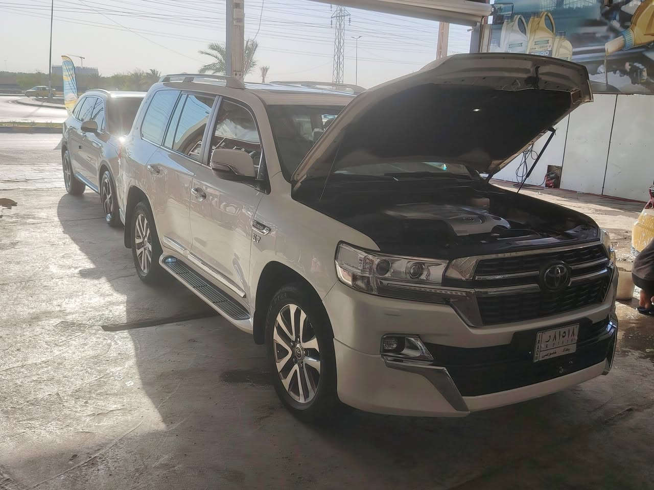 السلام عليكم لاندكروز. ساز. 2021 رقم بغداد فوول مواصفات محرك 8 سلندر 5.7 VXS. مواصفات لكزز جكات أعلى مواصفات بالاندكروز  مكفوله كفالة عامه على الفحص سيارة جديدة وجاهزة ما بيه اي نقص محرك كير مكفولات صدر امامي خلفي جديد تخم تاير جديد دنلوب. سيارة على وضع الشركة ماشية 90 حقيقي للاستفسار ***********  مكان السياره النجف.
