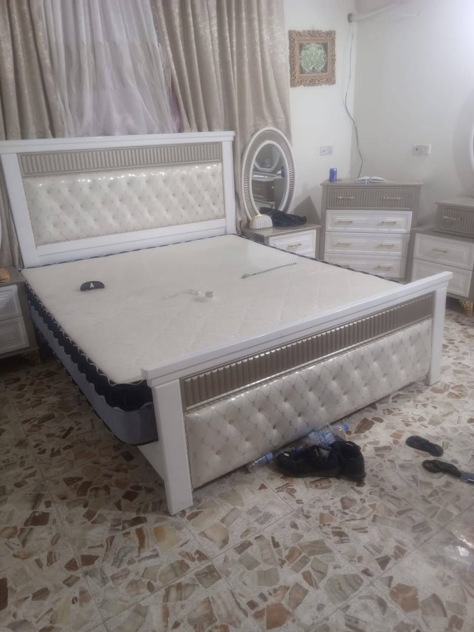 السلام عليكم 
غرفه نوم عراقيه 

السعر مليونين وبيه مجال 

مكاني بغداد


**إذا كنت صاحب هذا الإعلان وتريد حذفه لأي سبب، رجاءا أرسل رسالة إلى الدعم الفني**