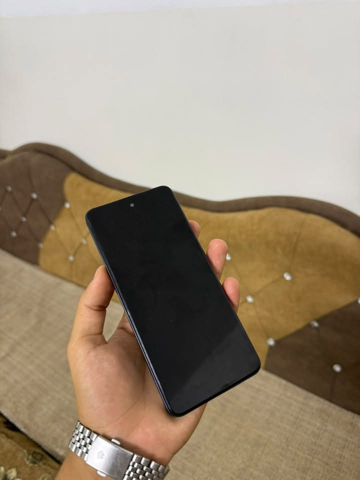 انفنكس سمارت 8
ذاكره 64 جهاز نضيف 
فقط مبدل شاشه 
سعر90 بي مجال بصيط
***********
