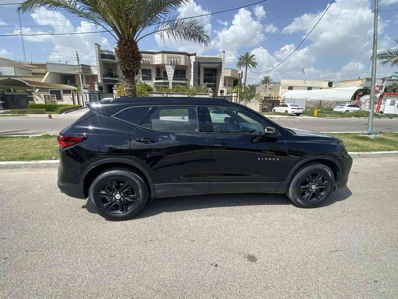 السلام عليكم
بيع او مراوس
بلايزر موديل 2020 فئة 3lt محرك 6 سلندر 3600 vvt المرغوب فول عدا البانوراما كشنات جلد كهرباء تدفئة رادار صندوگ كهرباء تبريد ثلج تخم تاير جديد صدر امامي خلفي جديد سيارة جاهزة بدون نقص رقم بغداد باسمي مكاني بغداد الكرخ للاتصال *********** سعرها 195 وبيها مجال بسيط
