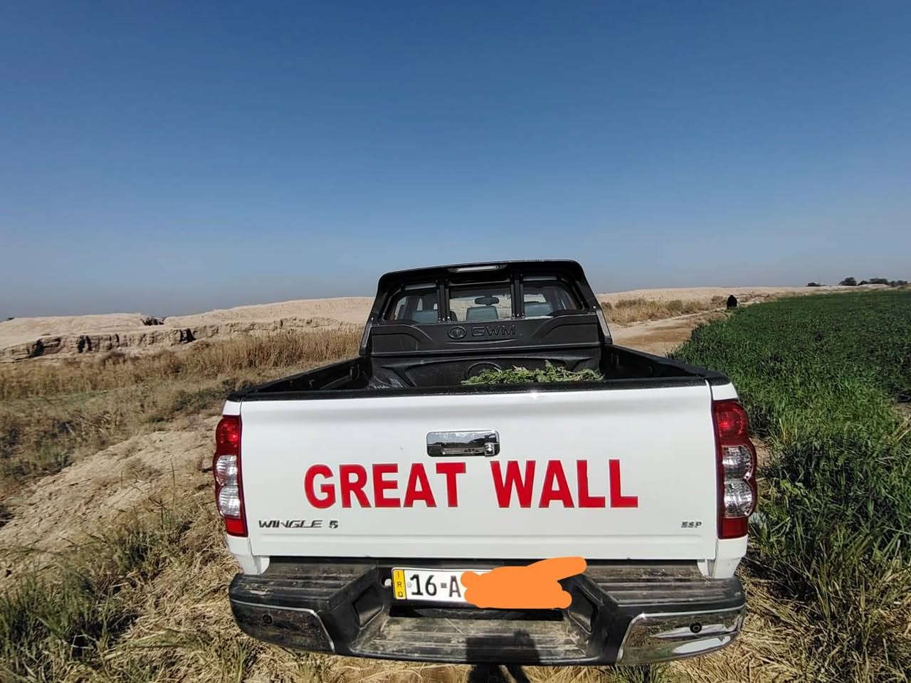 سلام عليكم كريت ويل للبيع مكفوله كفاله عامه رقم قادسيه ماشيه 45الف مكان السيارة ديوانية شاميه الرقم ***********
