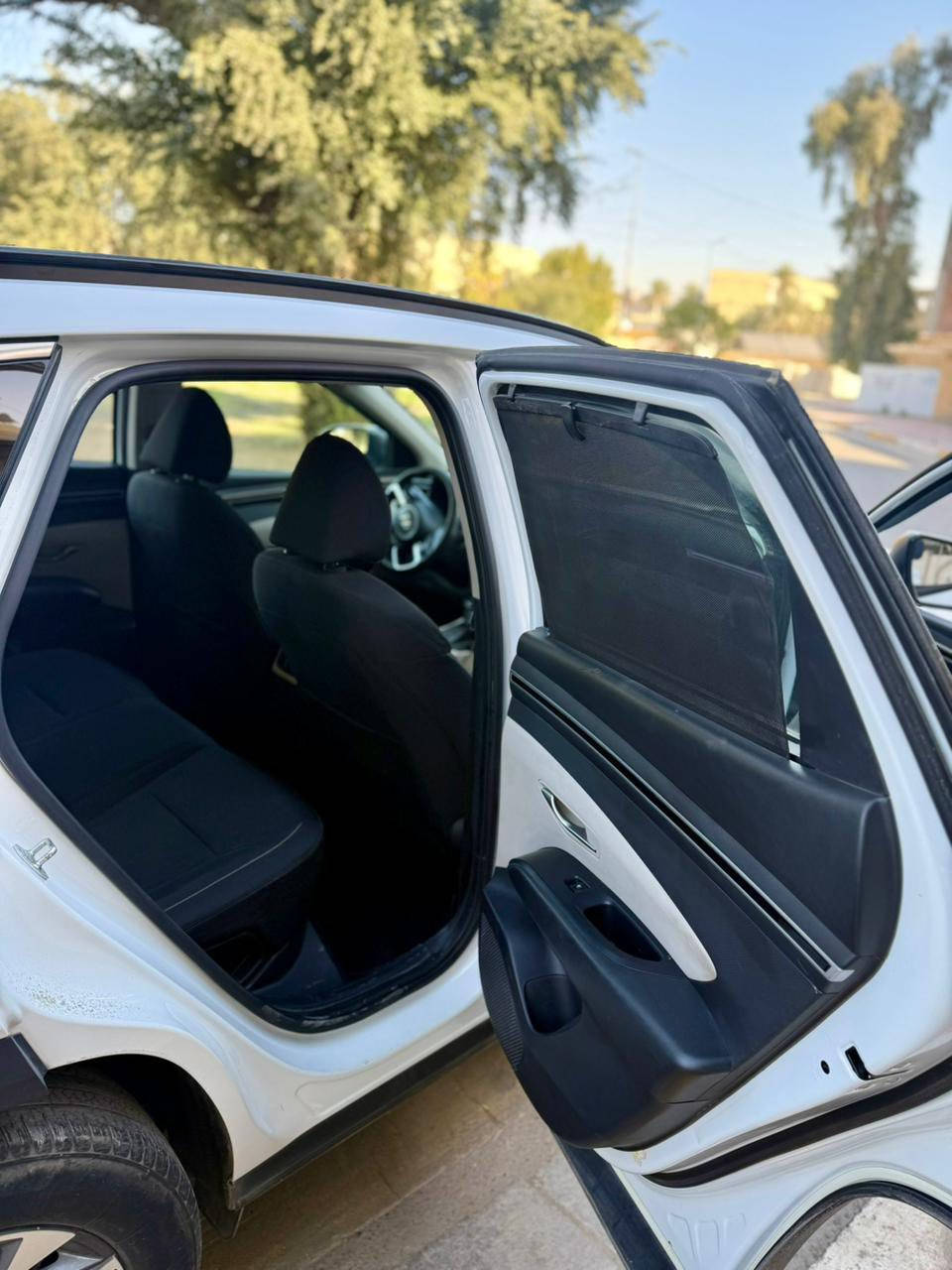 سلام عليكم  بيع مستعجل ‼️‼️‼️‼️
توسان خليجي موديل 2020 شكل ال23 للبيع السيارة ماشية 109  الف سيارة سونارها موضح بالصور  فول عدة البنوراما 
المواصفات :- 
بصمة 
ثنين كشن كهرباء 
سايد بريك دكمة 
حساسات 
ثلاث انضمة قيادة 
مانع تزحلق 
صعود منحدرات 
مري شفط 
قطعتين تبريد 
اوتوهولد
بردة خلفية 
اشاير بالمري 
كامرة خلفية دوارة 
شاشة حجم كبير 
تبريد ثلج 
عنوان :- بغداد / الاعظميه 
السعر 177 ورقة بي مجال
مكلف بالنشر
الاستفسار ***********
