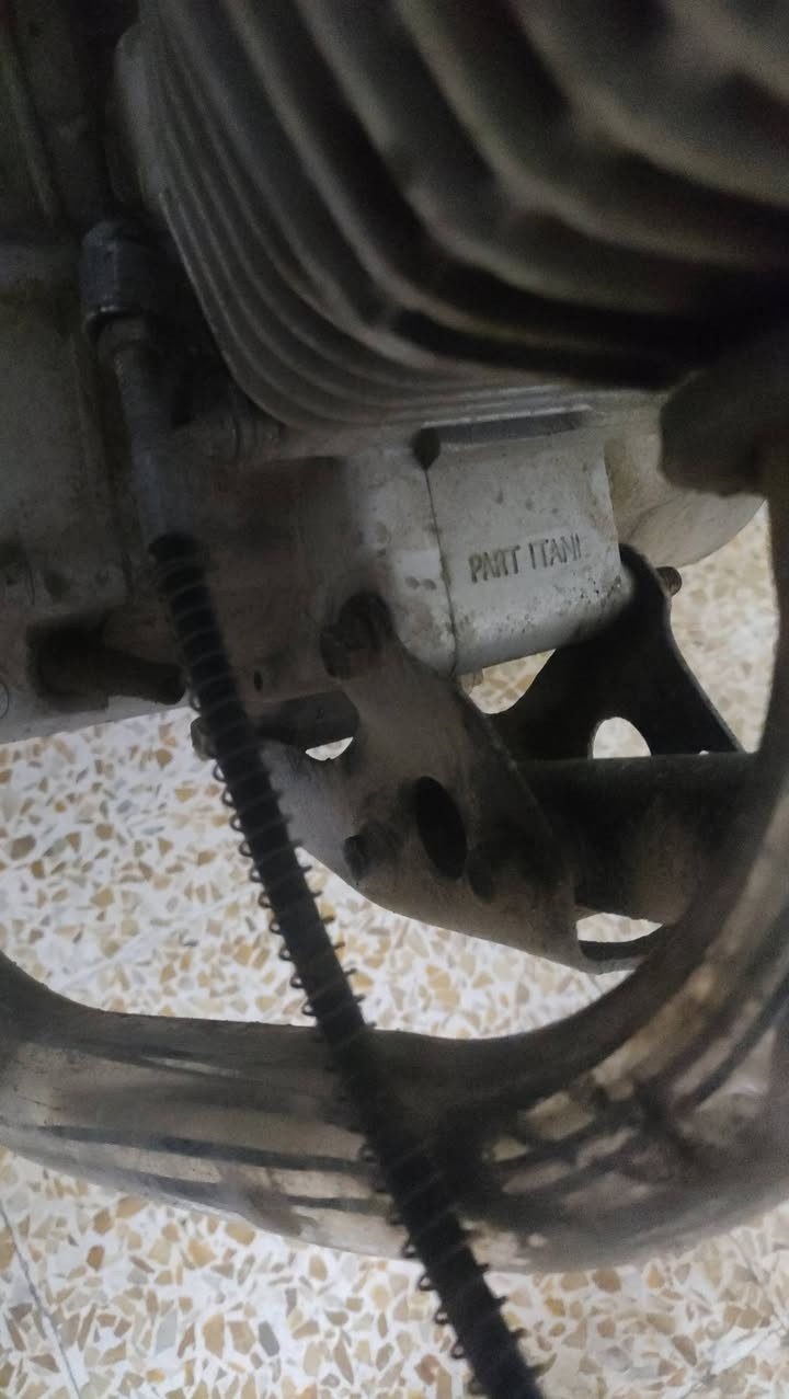 السلام عليكم ماطور للبيع بارت 5 تسعات ماطور شغال بس بي صوت بل أبيعك فحم في فحم 200 وبي مجال مكاني موصل حي الصحه بل ايمن الرقم ***********
