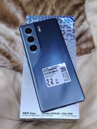 كامون 40 برو 5G • ٢٥٦/١٦ • شاشة 6.78 144Hz