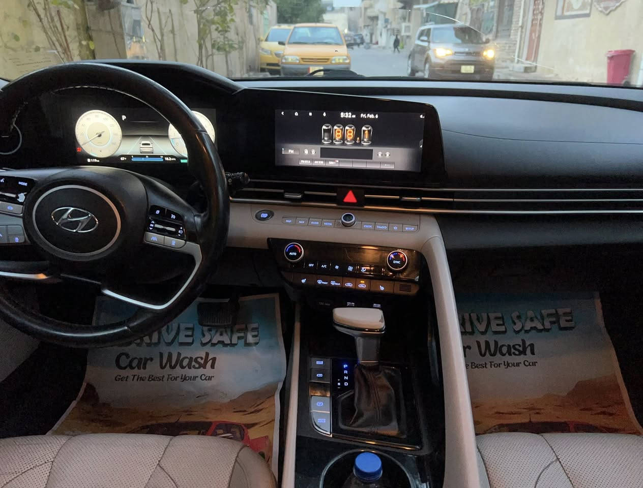 سلام عليكم
النترا.   2021      
حادثه شطح بصفحت السايق نفسهن معمرات ليبل واحد بدون تبديل بجم كبس
ملاحظه :السونار بالمنشور / 
المواصفات فوووول
المحرك 2000 دوش
شاشه ديجتال 
بصمه
تشغيل عن بعد
كشنات جلد 
داخل ملكي ابيض
هند بريك بصمه
اوتو هولد                  
فتحه سقف                 
محرك 2000 دوش                          
حساس لايت 
حساس خلفي 
حساس أمامي 
نضام توقف ذاتي 
تبريد قطعتين
كاميرا خلفيه بلادي 
جي بي اس
نضام تشغيل الكاميرات 
شاشه  كبيره اصلي ابل كار بلي 
نضام ترحيب مري شفط
نضام مود درايف إيكو وسبورت و عادي
تحكم ستيرن فول 
ويل كب كروم حجم 17
لد امامي نهاري
 شباك نيكل
مانع انزلاق
مانع انحدار 
لايت عدسات زنون 
ايرباكات
العنوان :بغداد
رقم الهاتف      ‏***********‏
