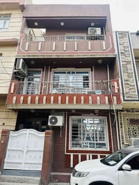 دار للبيع موقع مميز وسعر مناسب جدا جدا  المساحة 60 متر  الواجه 6 متر و...