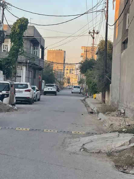 قطعة أرض ركن  للبيع  (طابو صرف) في موقع مميز في بعقوبة حي المصطفى  (سبعة نيسان) قريب على كلية التربية الأساسية خلف شركة الوسيط ومول الياقوتة.

المساحة / 185 متر.

الواجهة/ 10.3 متر
النزال/18 متر.

تقع على شارعين خدمات كاملة.
للاستفسار الاتصال على الرقم / ***********
