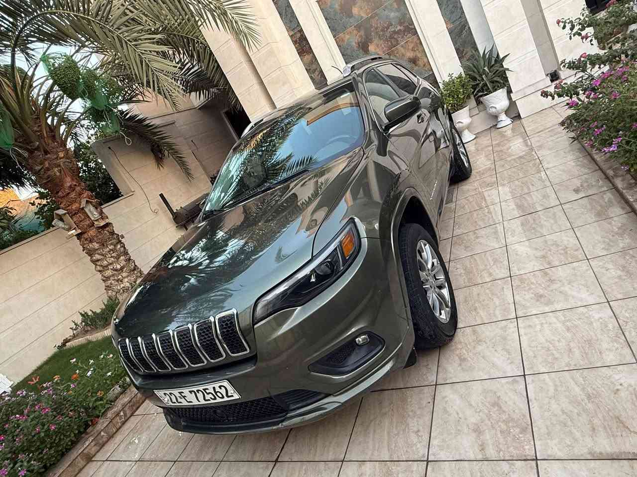 جيب شيروكي ٢٠٢٢ للبيع
سلام عليكم شيروكي ٢٠٢٢ فول ماعدا الفتحه
حساسات كامرات الكشنات جلد تدفئه تبريد وباقي المواصفات المعروفه مال ٦ سلندر  صبغ كم قطعه بيها
الون زيتوني 
صور الحادث ماعندي صبغ بيها صندوك وبنيد وبارد بالباب جهة اليمنه

السعر ١٣٠ وبيها مجال 
***********
