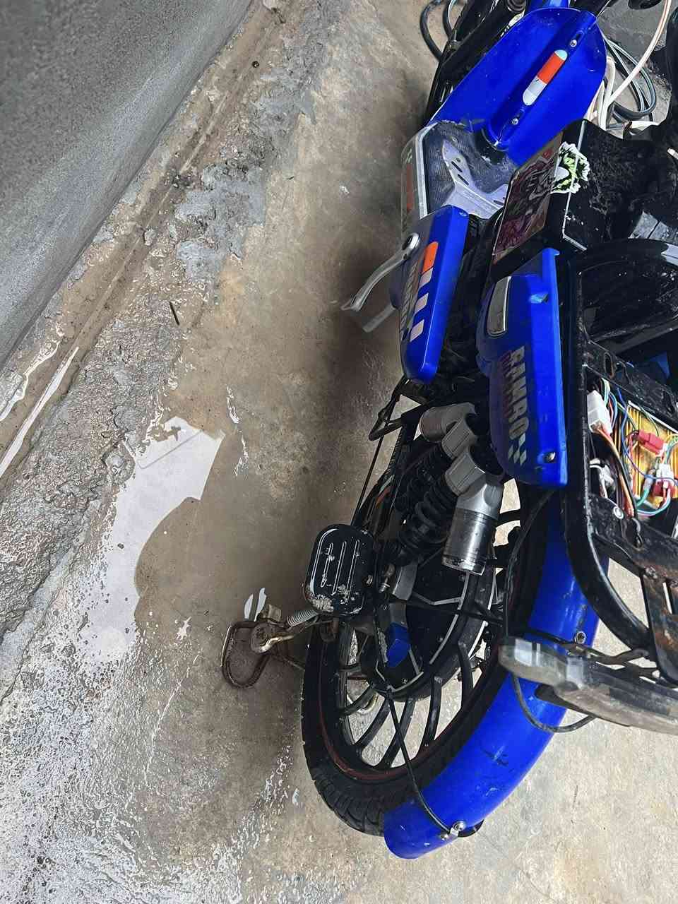 يرهم مراوس حسب القناعه
ماطور شحن 2024
الكماليات موجوده عندي بس مفصخهن 
يعوزره فقط بطاريات 

مكاني تكريت حي الفرسان 

للاستفسار/***********
