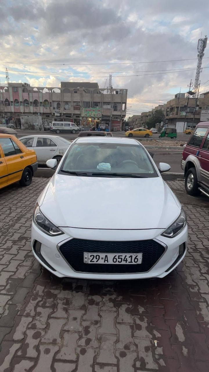 السلام عليكم 

الانترا موديل 2017 مصبوغه عام جماليه اثر شخوط  وجراد بيها كاز كيت بلمكينه ومصلحه درجه اولى 
مكاني بغداد مدينة الصدر السعر 110
مكلف بالنشر هذا صاحب السياره رقمه
‏‪***********‬‏
