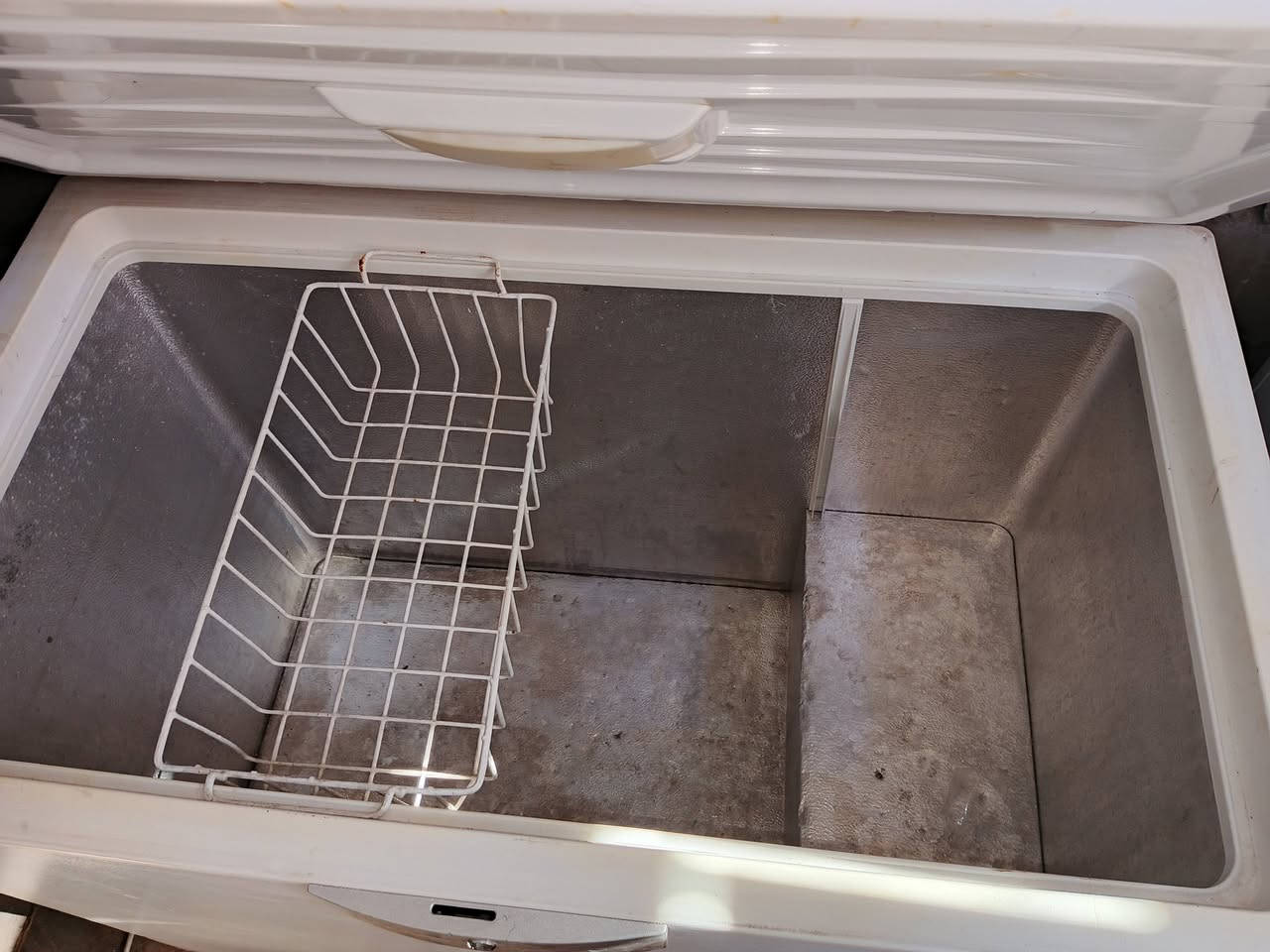 مجمده شرط الشغل ب200 وبيه مجال  تصال ‏‪***********‬‏
