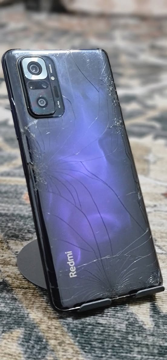 ردمي نوت 10 برو ماكس 
مكفول كفاله عامه مامفتوح عل فحص فقط الضهر مفطور 
ذاكره 128 + العشوائيه 8 
بطاريه 5200
الصوت ستريو دبل 
مكاني ديوانيه مركز 
سعر الجهاز 120 
اتصال عل ***********
