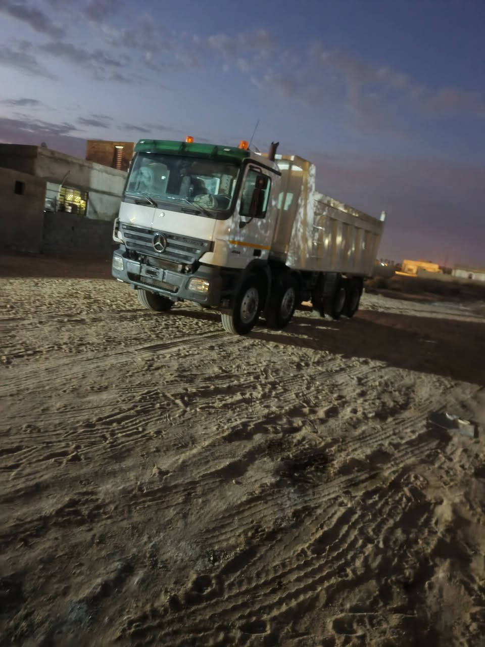 كتروز 2004دمعه كير عادي  210جديد مكينه لا تنقيص ولا تبخير حجم 44 6 سلندر  مجموعة نص جياف جديدة سيارة شيال سعر سياره ((460بيه مجال لشرايه)) ***********  رقم سياره بصره  مكان سياره با لبصره
