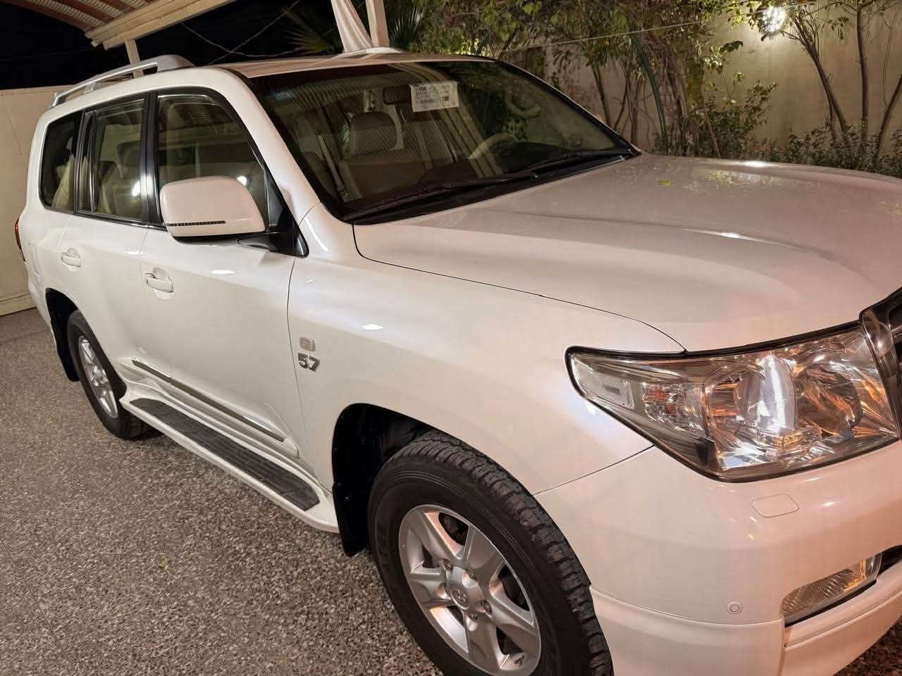 السلام عليكم لاندكروز 2010 بريم VXR فول مواصفات تجي مواصفات لكزس دفدي شاشه جبيره بلاديه  كشنين كهرباء 8 ايرباك كشنات جلد ستيرن كهرباء فول للاخير مكفوله السياره كلها  وجديده جدا 
العنوان :الشعلة 
الرقم *********** 
السعر 31,000
