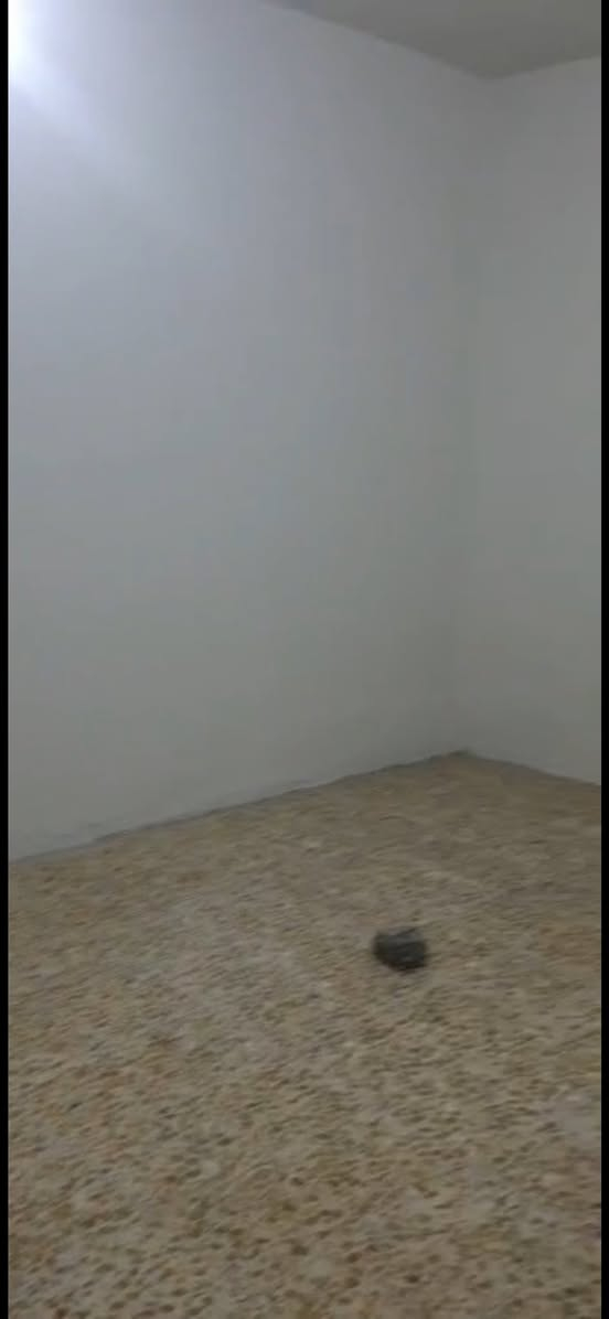 للايجــار بيت البصرة القديمه موقع ممتاز
غرفتين صاله مطبخ صحيات كراج حديقه
اجار500 📞 *********** 📞
