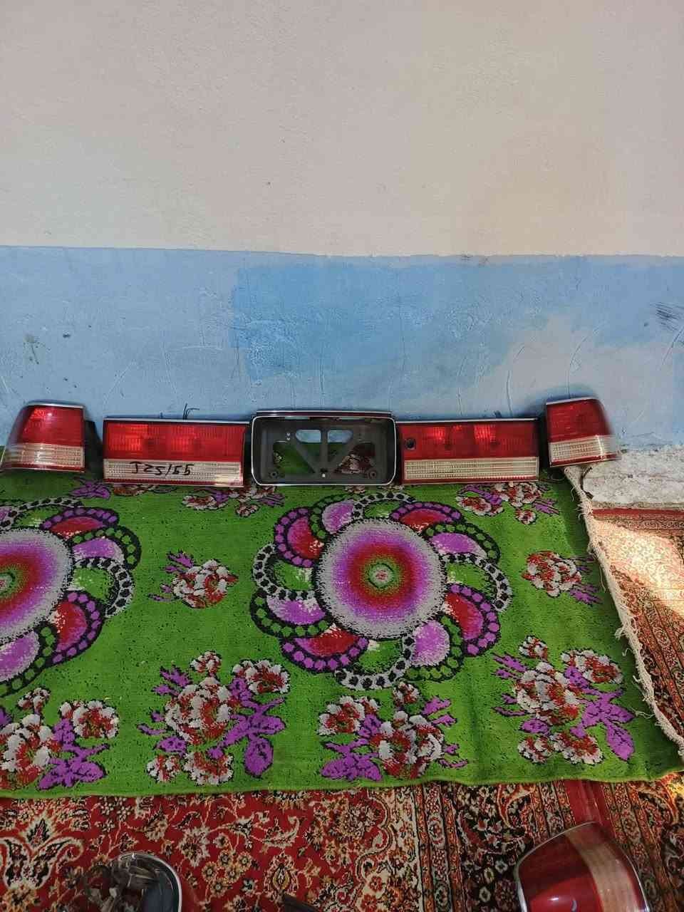 السلام عليكم 
بگ لايتات كرستال راس الثور أماراتي للبيع
***********
***********
