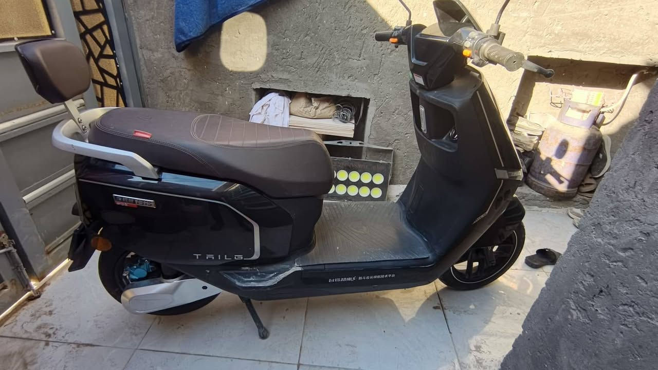 دراجه شحن شركه تيسله جديده صارلي شهر اخذته
سرعه 60 شحنه الفول يمشيك 80كيلو متر وياه ثنين بصمه سعر 850قفل مكان طريق كربلاء نجف عمود 130
رقم ***********
