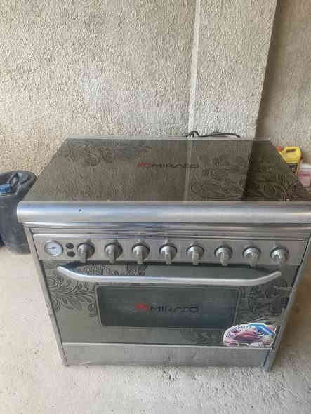 السلام عليكم 
طباخ ميراكو ايطالي ٦ عيون شغال والفرن شغال مابي اي ضرر

سعره ١٧٠ وبي مجال 

مكاني بغداد السيدية
***********
