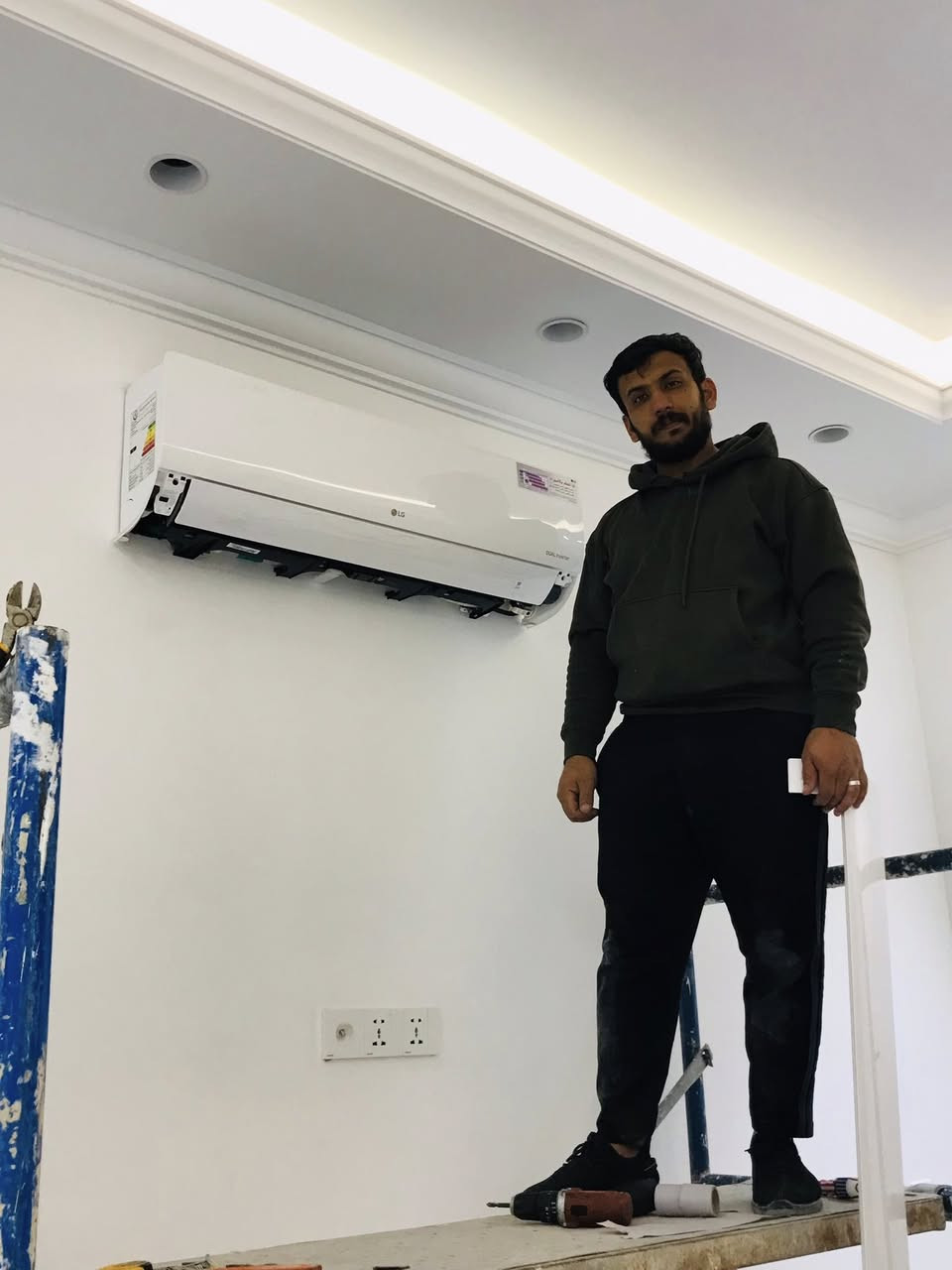 امير الجبوري
لتنصيب السبالت والمكيفات 
تنصيب 
فتح 
غسل 
صيانه موقعيه
كربلاء ***********
