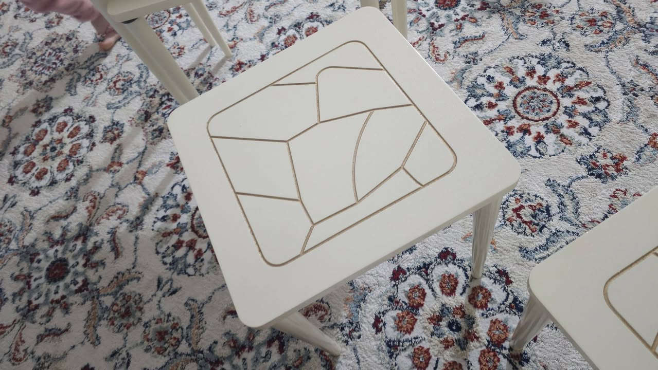 سەماوەرەکە نویەو بی کیشەیە مارکەی برادەرانە هەری ئەسڵەکانە  حەجم گەورە
ئەم چوار تەپڵەکەش نویەو خاوێنن 
***********
