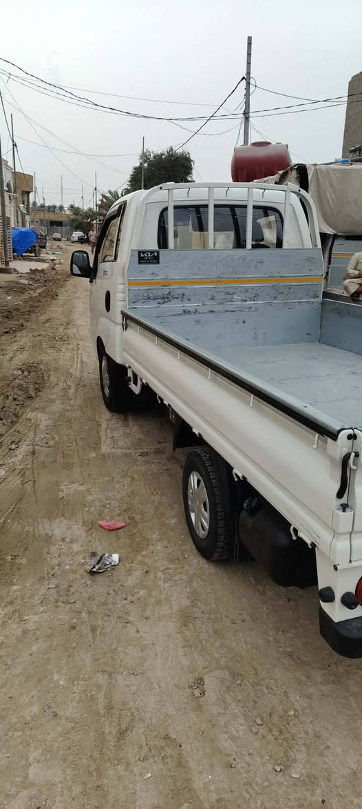 السلام عليكم ورحمة الله
كيا بنكو للبيع موديل 2025 كفاله عامه
السياره جديده كلشي بيها على وظع الشركة
رقم بابل الانكليزي  
ماشيه 16 ألف حقيقي

العنوان الديوانيه غماس الاتصال على

***********

السعر 162 وبيها مجال بسيط
