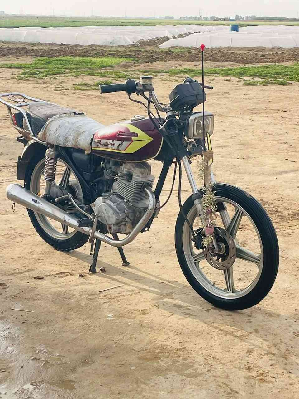 سلام عليكم درجة للبيع موديل 2015محدث 2020سعر 350وبي مجال محرك مفتوح اي ستفسار اتصل ‏***********
