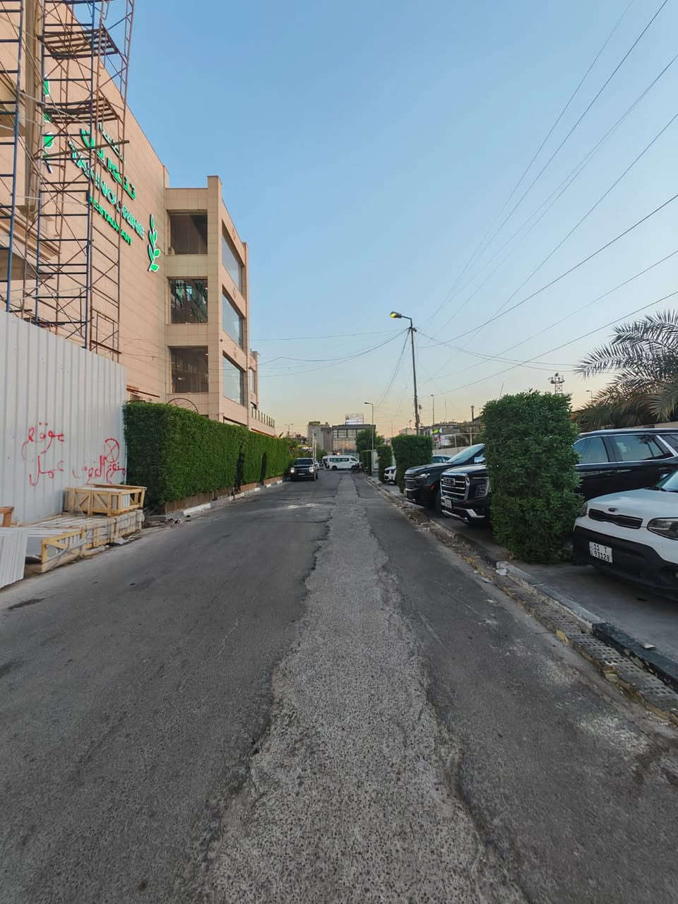 🏢 فرصة استثمارية مميزة للإيجار
قاعات بموقع استراتيجي وحيوي في شارع الربيعي، خلف مطعم تنورين، ضمن بناية حديثة مكونة من 7 طوابق مع إطلالة جميلة ومميزة.

✨ مواصفات العقار:

- تحتوي البناية على 8 قاعات.
- مساحة كل قاعة 200 م².
- موقع حيوي مناسب للشركات والمكاتب والمعاهد والمراكز التدريبية والفعاليات المختلفة.
- إطلالة رائعة وموقع يسهل الوصول إليه.

- الطابق الأرضي: قاعتان مشتركتان.

للتفاصيل والمعاينة:
📞***********
📞***********
