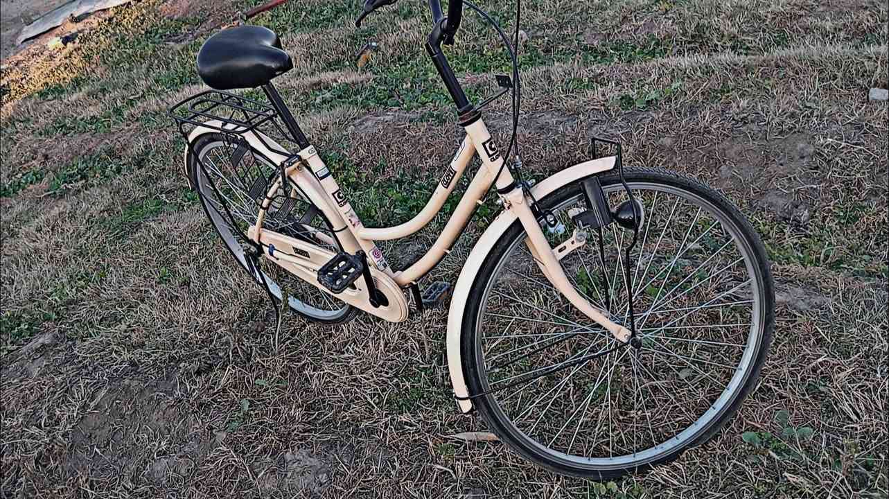 السلام عليكم باسكل بناتي حجم 26كولف مستخدم قليل موديل 22 سعر 125بي مجال للاستفسار ***********1
