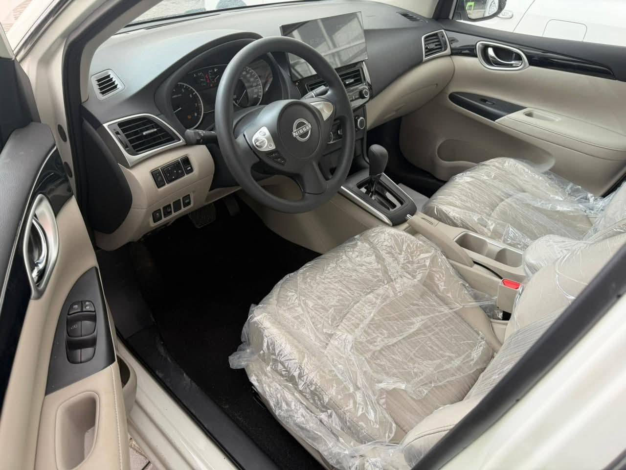 السلام عليكم 
نيسان سنترا 2025 زيرو رقم بغداد ظمان السور ٣ سنوات او ١٠٠ الف كيلو متر .. فتحه سلايت داخل بيجي شاشه كامرا ويل كب شاشة .. بأسمي 
السعر قفل137$ ***********
