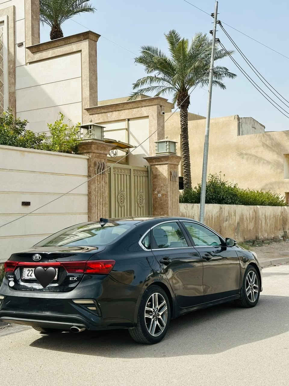 سلام عليكم فورتي موديل 2019 السعر 119 السياره كفااله فقط باب كلير 🫣
مكان بغداد ☎️التصال ***********
المواصفات .     السعر 119 بيه مجال بصيط 
شاشة كبيرة مع نظام تشغيل ابل كار بلي
كاميرا دواره 
 كشنات حار + بارد 
.قطعتين تبريد
شحن وايرليس 
حساسات خلفية مع جرس تنبيه 
.رادرات جانبية+ وامامية+ وتحديد مسار + كروز سرعه
نقطة عمياء
